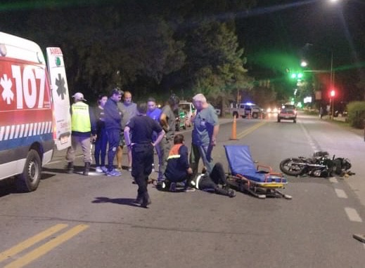 Un motociclista terminó herido tras chocar contra un auto en Ruta 9